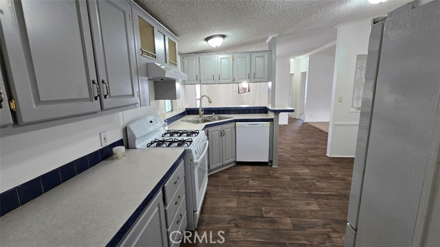 Detail Gallery Image 5 of 30 For 1512 E 5th St Spc 117, Ontario,  CA 91764 - 3 Beds | 2 Baths