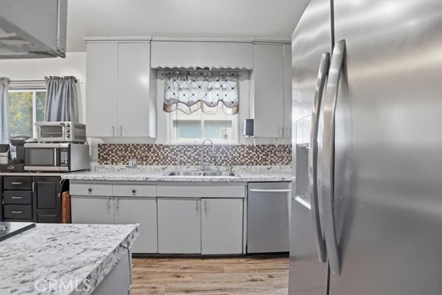 Image 4 of 31 For 138 Fernwood