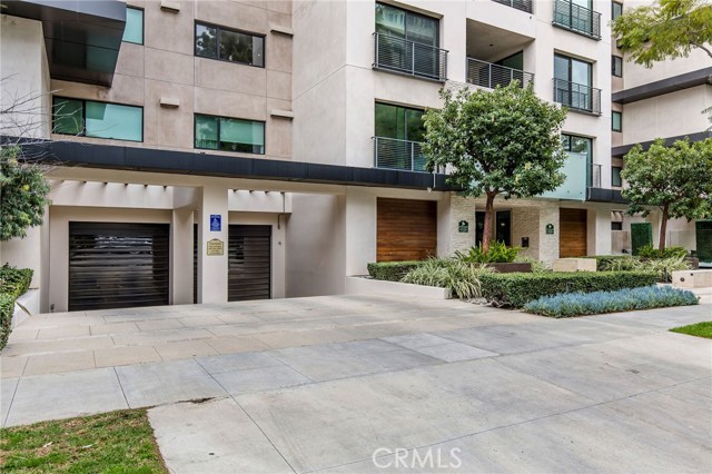 Detail Gallery Image 3 of 28 For 432 N Oakhurst Dr #307,  Beverly Hills,  CA 90210 - 3 Beds | 4 Baths