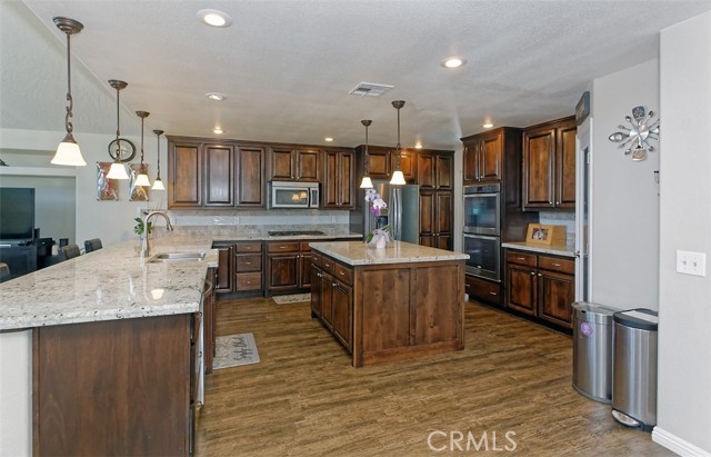 Detail Gallery Image 15 of 52 For 20403 Sundance Rd, Apple Valley,  CA 92308 - 3 Beds | 2/1 Baths