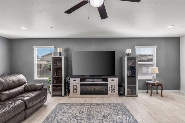 Detail Gallery Image 7 of 39 For 784 Taryn Ct, Merced,  CA 95341 - 3 Beds | 2 Baths