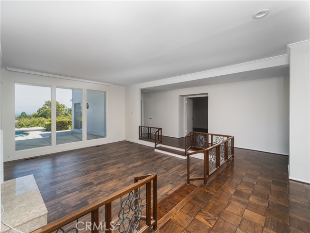 20193 Adele Drive, Woodland Hills CA: https://media.crmls.org/medias/3dd13f68-e75b-4f49-9342-1cd3698d6c37.jpg