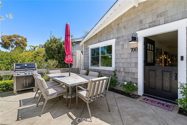 Detail Gallery Image 4 of 29 For 700 Jasmine Ave, Corona Del Mar,  CA 92625 - 2 Beds | 2 Baths