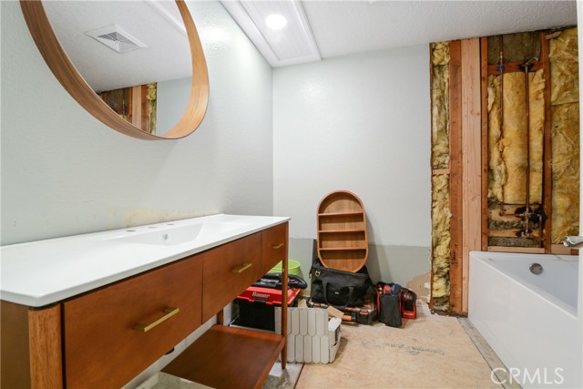 24450 Ward Street, Torrance CA: https://media.crmls.org/medias/3dd45f48-1d47-4b27-b2dc-6f0ec23239d4.jpg