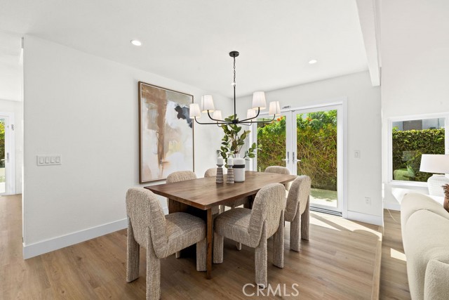 Detail Gallery Image 5 of 43 For 937 Carnation, Costa Mesa,  CA 92626 - 5 Beds | 3 Baths