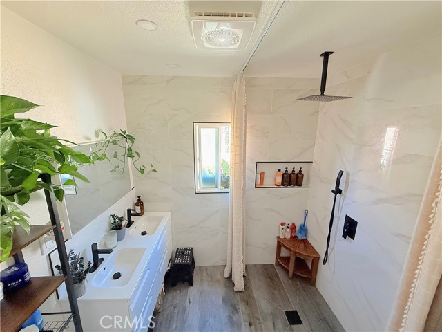 Detail Gallery Image 9 of 17 For 548 W 108th St, Los Angeles,  CA 90044 - 3 Beds | 2 Baths