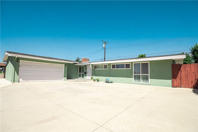 4552 La Deney Street, Montclair CA: https://media.crmls.org/medias/3dd82984-1fe5-4f32-a4e5-8ff84c5f6921.jpg