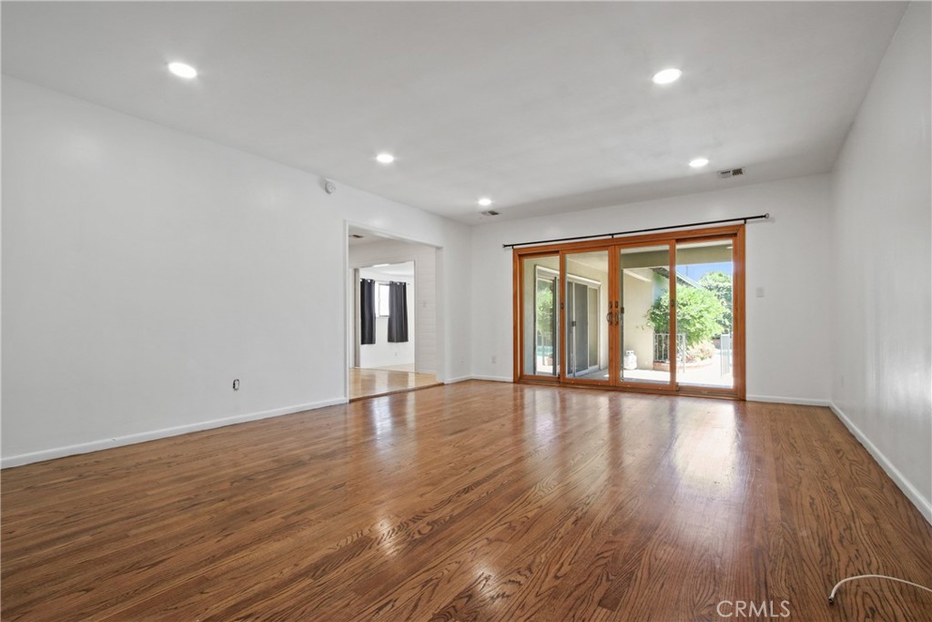 MLS #OC25222224 image #3