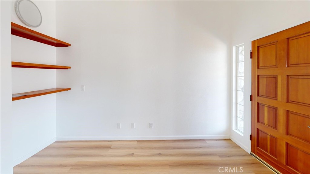 https://media.crmls.org/medias/3dd9065d-d4b7-4bc9-a6f5-30ea819a0d68.jpg?preset=X-Large