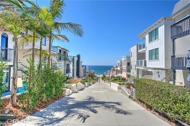 Detail Gallery Image 2 of 47 For 301 16th St, Manhattan Beach,  CA 90266 - 6 Beds | 7 Baths