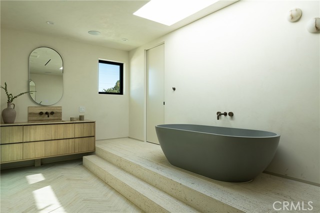 Detail Gallery Image 24 of 37 For 4824 Calhoun, Sherman Oaks,  CA 91423 - 5 Beds | 5 Baths