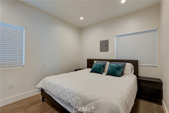 Detail Gallery Image 18 of 18 For 1364 S Ridgeley, Los Angeles,  CA 90019 - 3 Beds | 4 Baths