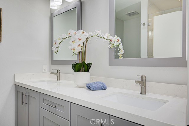 5468 Paseo Del Lago E, Laguna Woods CA: https://media.crmls.org/medias/3dda0524-3714-4c86-b92c-c6f4b9b3946c.jpg