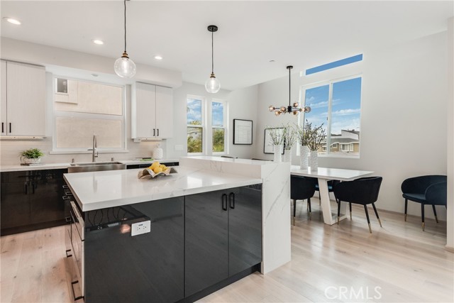 2601 Ruhland Avenue, Redondo Beach, California 90278, 5 Bedrooms Bedrooms, ,6 BathroomsBathrooms,Residential,Sold,Ruhland,SB22076480