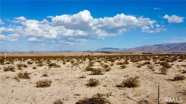 Detail Gallery Image 10 of 19 For 68203 Old Chisholm Trl, Twentynine Palms,  CA 92277 - – Beds | – Baths