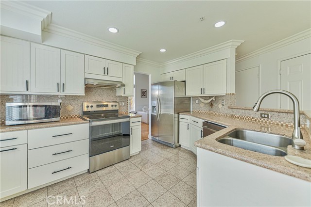 Detail Gallery Image 10 of 40 For 150 Pennsylvania Dr, Salinas,  CA 93906 - 3 Beds | 2/1 Baths