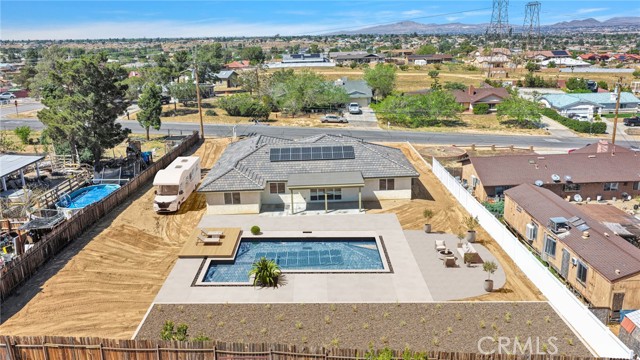 Detail Gallery Image 2 of 64 For 18525 Seaforth, Hesperia,  CA 92345 - 4 Beds | 2/1 Baths