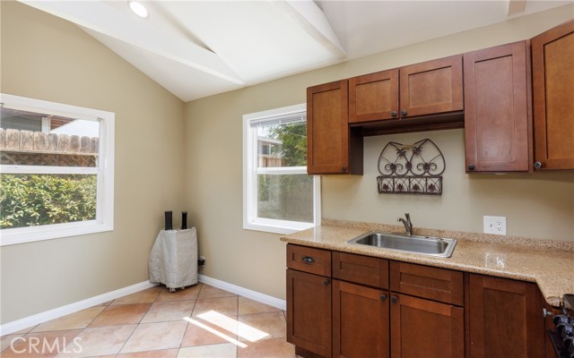 7441 Sylvia Avenue, Reseda CA: https://media.crmls.org/medias/3dddbae8-ffa9-4211-8d50-3980bef11d62.jpg