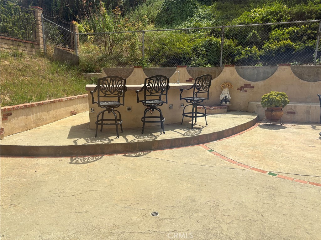 https://media.crmls.org/medias/3ddf3456-3099-4649-bdfc-e64fa167f770.jpg?preset=X-Large