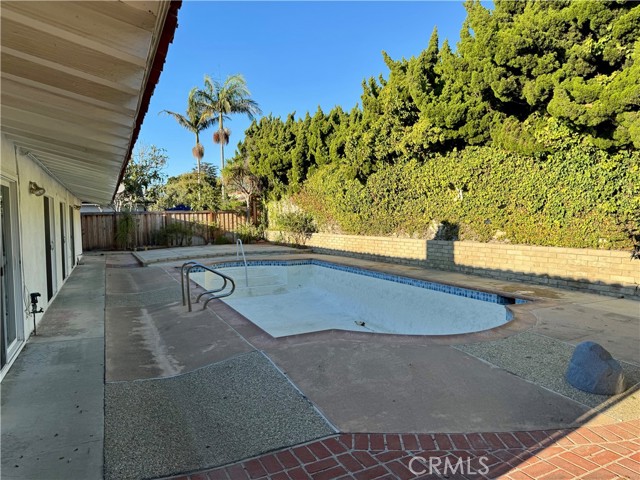 Detail Gallery Image 10 of 10 For 1412 Santiago Dr, Newport Beach,  CA 92660 - 4 Beds | 3/2 Baths