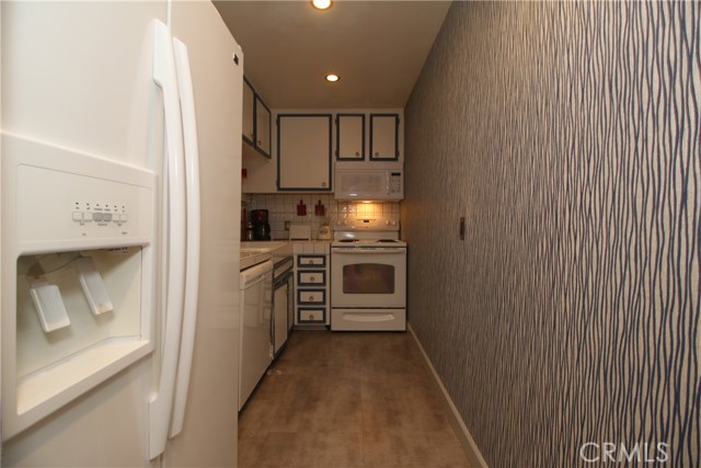 Detail Gallery Image 7 of 20 For 550 N Villa Ct #203,  Palm Springs,  CA 92262 - 1 Beds | 1 Baths