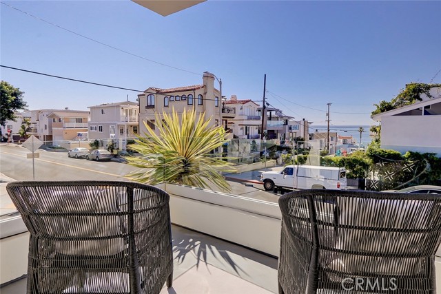 301 2nd Street, Manhattan Beach, California 90266, 3 Bedrooms Bedrooms, ,3 BathroomsBathrooms,Residential,Sold,2nd,SB22006124