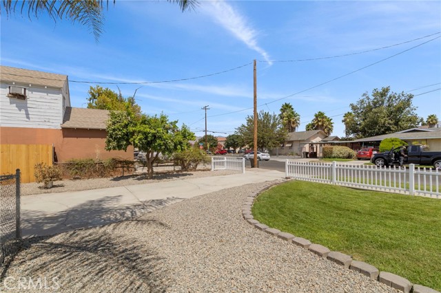 Detail Gallery Image 5 of 33 For 317 S Franklin St, Hemet,  CA 92543 - 3 Beds | 2 Baths