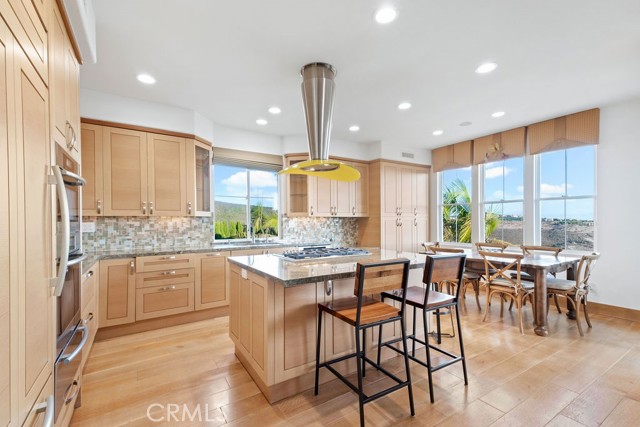 5 Sea View Lane, Newport Coast CA: https://media.crmls.org/medias/3de08475-b5f3-4bba-b9df-2ffa733cb8df.jpg