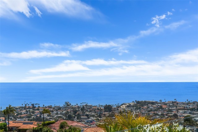 413 E Avenida Cordoba, San Clemente CA: https://media.crmls.org/medias/3de0a5de-618b-4783-a328-4a2dee1e7095.jpg