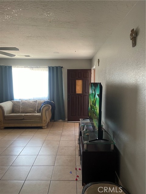 Detail Gallery Image 29 of 37 For 14327 Rodeo Dr, Victorville,  CA 92395 - 5 Beds | 3 Baths