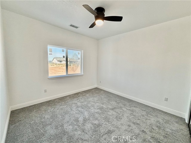 Detail Gallery Image 10 of 16 For 21282 Laguna Rd, Apple Valley,  CA 92308 - 4 Beds | 2/1 Baths