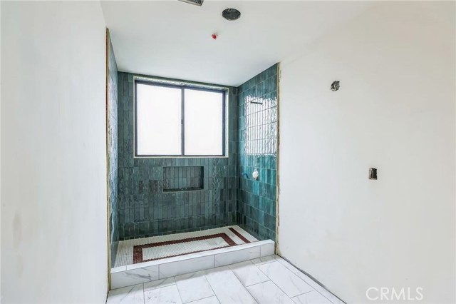 664 Indiana Avenue, Venice CA: https://media.crmls.org/medias/3de2cd17-3d27-4b67-9354-91886b8fbba4.jpg