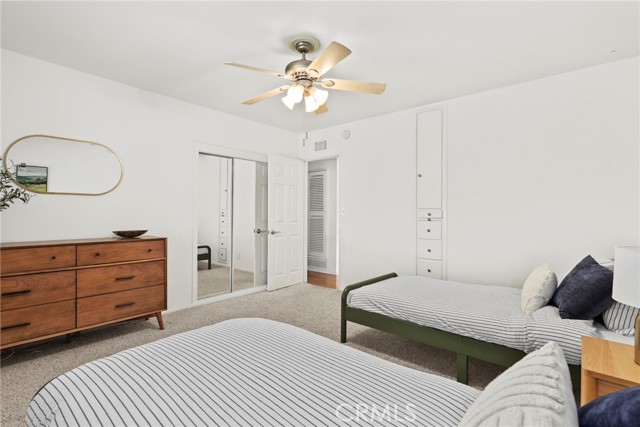 1870 N Arroyo Boulevard, Pasadena CA: https://media.crmls.org/medias/3de319e1-3ed1-4e11-894c-e44927079c3d.jpg