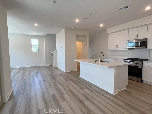 12248 Mirasol Loop, El Monte CA: https://media.crmls.org/medias/3de33bf0-1257-4e4c-bdac-c7190c4ee2cd.jpg