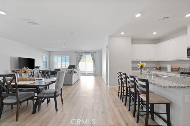 Detail Gallery Image 4 of 9 For 25541 Buckeye Meadow Ln, Homeland,  CA 92548 - 4 Beds | 2 Baths