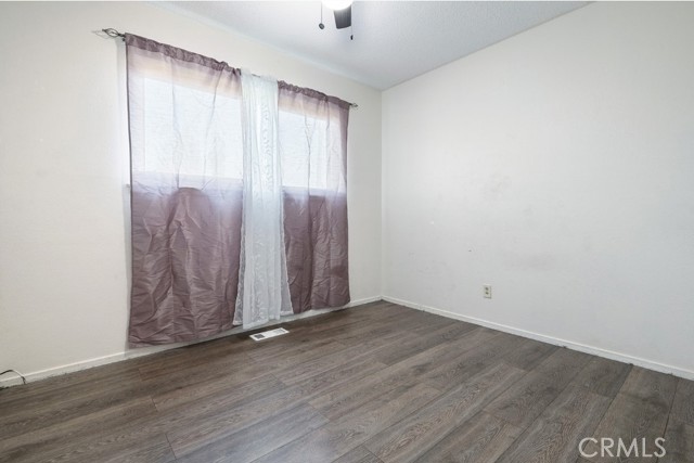 Detail Gallery Image 14 of 25 For 5097 E Carmen Ave, Fresno,  CA 93727 - 3 Beds | 2 Baths