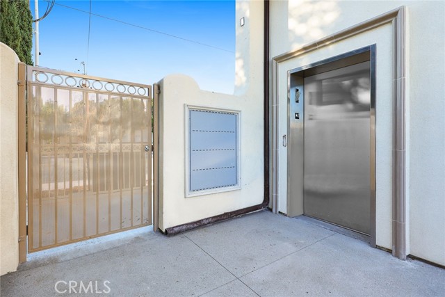 Detail Gallery Image 3 of 26 For 1228 Temple City Bld #E,  Arcadia,  CA 91007 - 3 Beds | 2/1 Baths