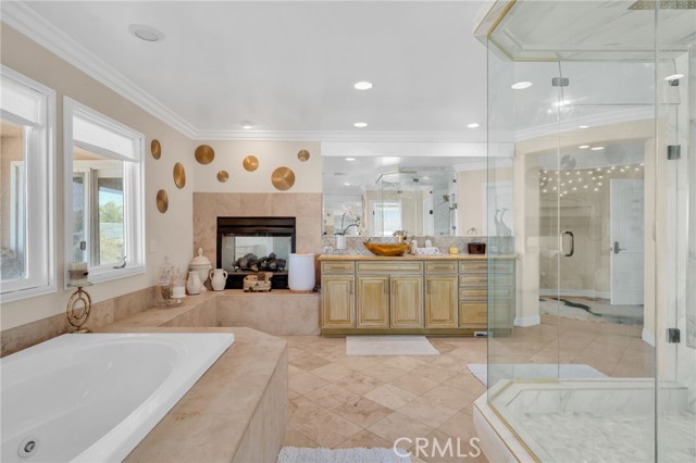 30420 Longhorn Drive, Canyon Lake CA: https://media.crmls.org/medias/3de46ce9-9639-4bd7-b8ec-f2e265a70858.jpg