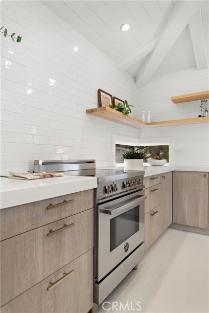 31602 Santa Rosa Drive, Laguna Beach CA: https://media.crmls.org/medias/3de57b51-3a4c-4311-9957-276ebc1395bd.jpg