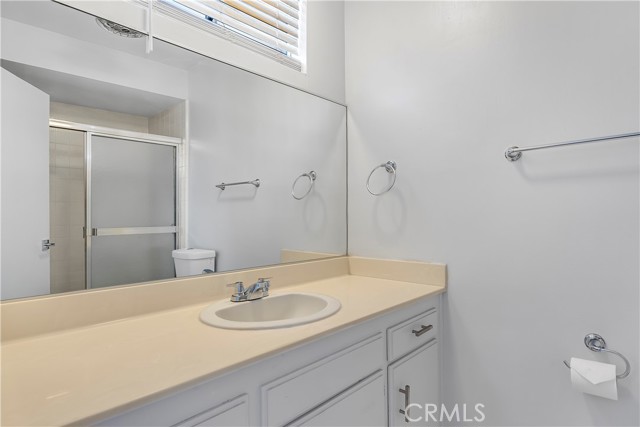 5429 Newcastle Avenue, Encino CA: https://media.crmls.org/medias/3de72727-db5e-408f-84f8-650b9e70cdf9.jpg