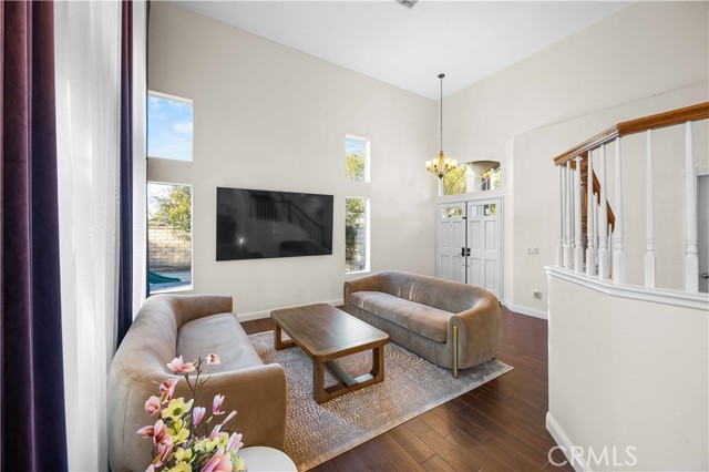 Detail Gallery Image 4 of 38 For 27503 Wellsley Way, Valencia,  CA 91354 - 4 Beds | 3 Baths