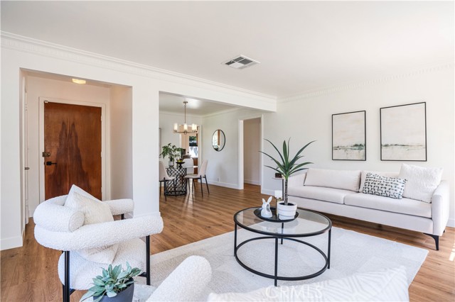 Detail Gallery Image 2 of 5 For 5450 Morella Ave, Valley Village,  CA 91607 - 3 Beds | 2 Baths