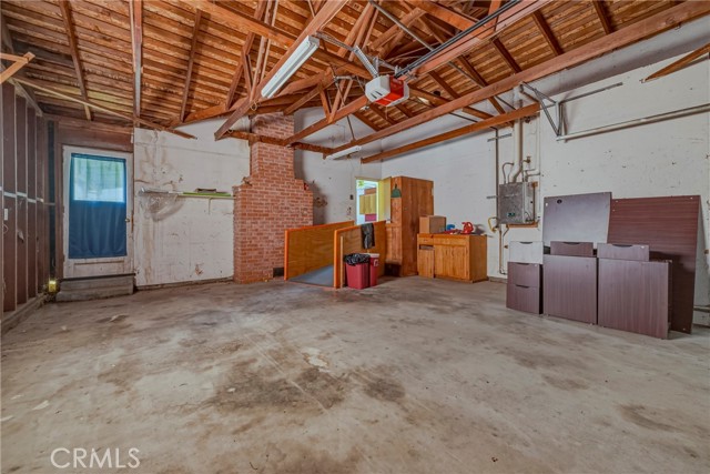 Image 42 of 46 For 8136 Walnut Avenue