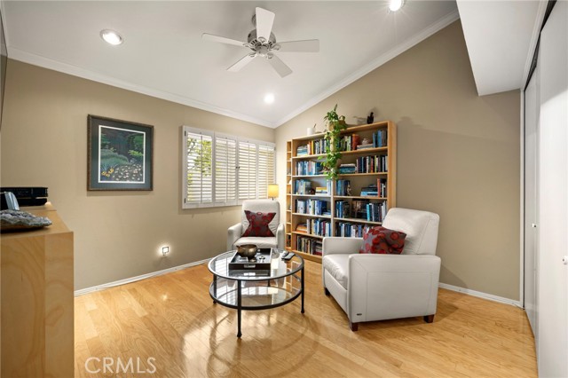 Detail Gallery Image 15 of 24 For 5835 Fairhaven, Woodland Hills,  CA 91367 - 4 Beds | 2 Baths