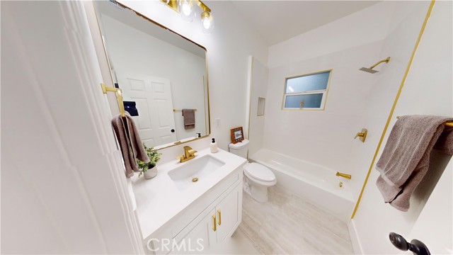 Detail Gallery Image 18 of 24 For 2249 W 30th St, Los Angeles,  CA 90018 - 4 Beds | 2 Baths