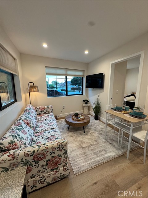 Detail Gallery Image 7 of 11 For 24405 Lemay St, West Hills,  CA 91307 - 1 Beds | 1 Baths