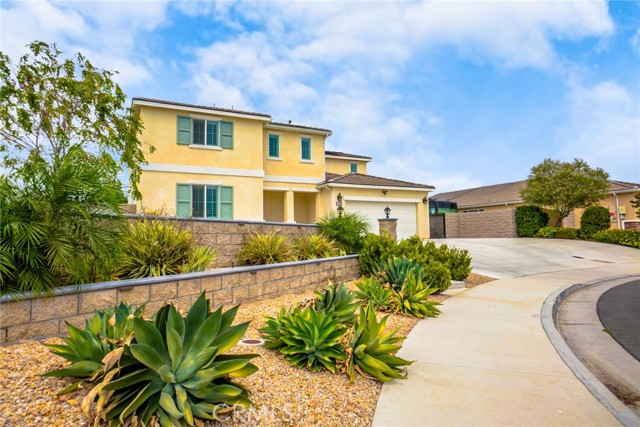 Detail Gallery Image 3 of 61 For 11703 Periwinkle Pl, Jurupa Valley,  CA 91752 - 5 Beds | 3 Baths