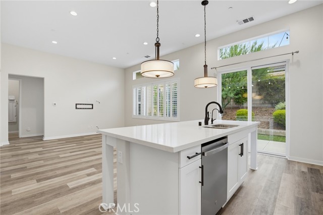 25110 Citron Ln, Los Angeles County, CA 91387 photo 9
