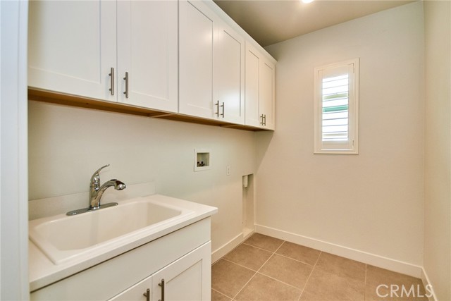 320 Magnet, Irvine CA: https://media.crmls.org/medias/3dedf1da-8e40-4e83-a34f-d5e9892d2e28.jpg