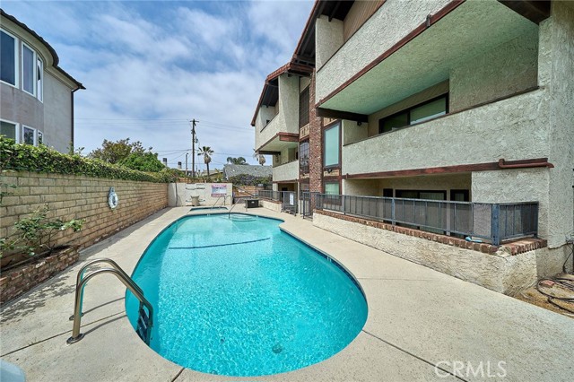 Detail Gallery Image 23 of 28 For 425 N Elena Ave #2,  Redondo Beach,  CA 90277 - 3 Beds | 4 Baths